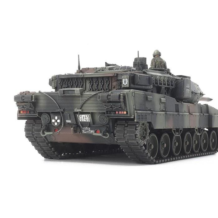 Tamiya 1/48 Military Miniature Series No. 72 Leopard 2 A7V German Army Main Battle Tank Plastic Model 32607 (Tank) Pre-colored 23.4 Cm X 8