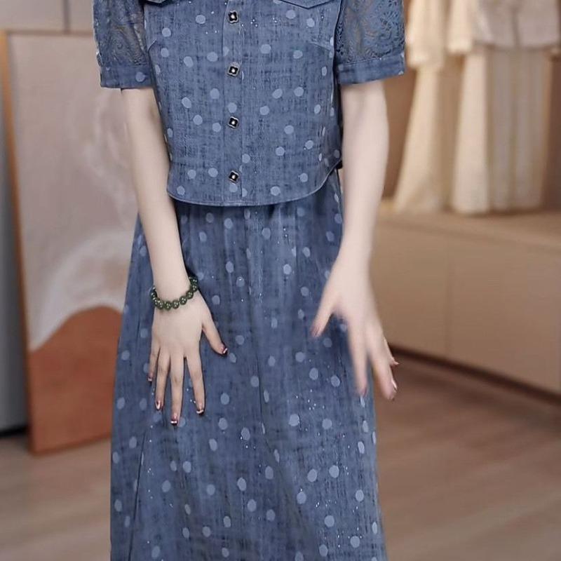 

Foreign style dress, spring new temperament fashionable and thin age-reducing skirt short sleeve floral blue shirt collar 4xl 73-80kg