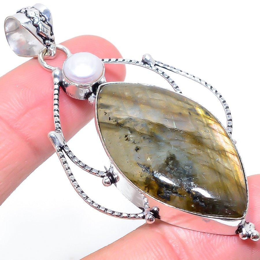 

Подвеска из стерлингового серебра 925 пробы с натуральным лабрадоритом и жемчугом 2,68 дюйма G0L89