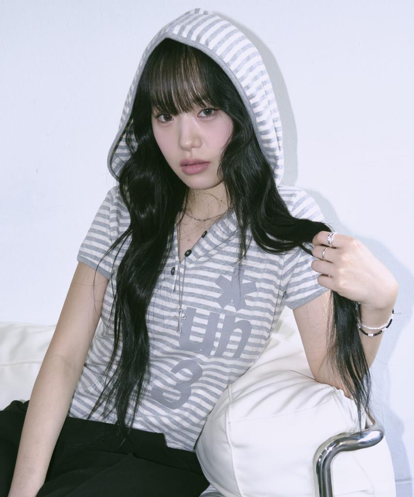 Eontaiteulseoul Symbol Stripe Henry Hoodie Crop Short Sleeve Melange White