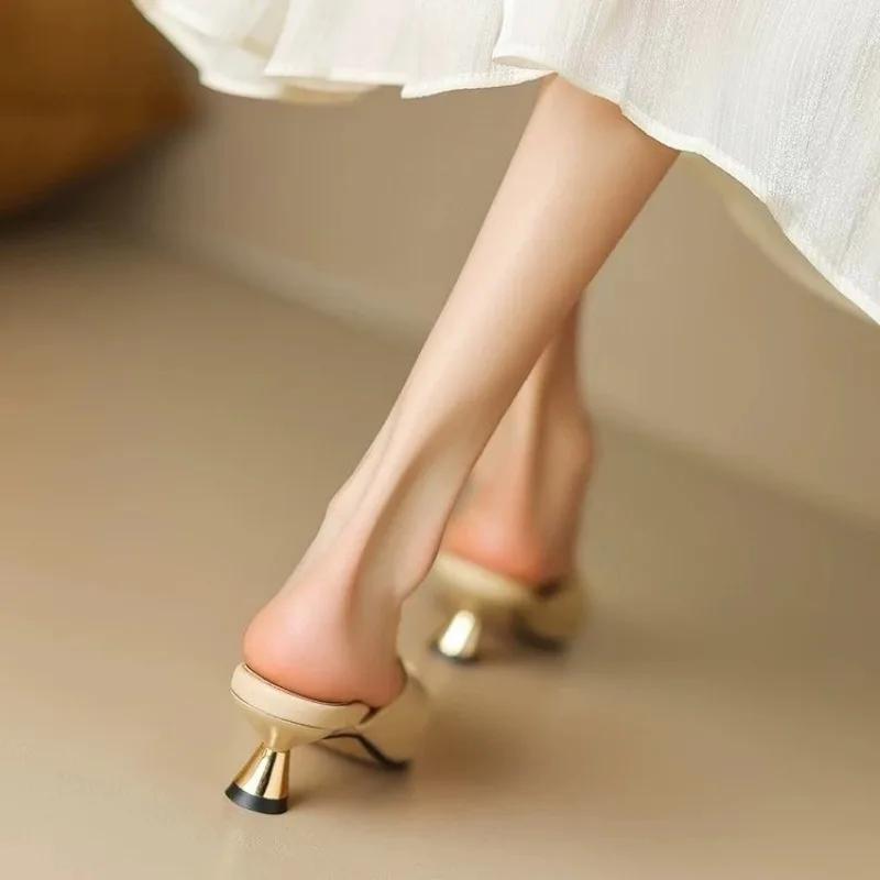 Fashion Ladies Shoes On Sale 2025 Closed Toe Women's Slippers Leopard Print Dress Sandals Women Pointed Toe Low Heel Slippers Zapatos