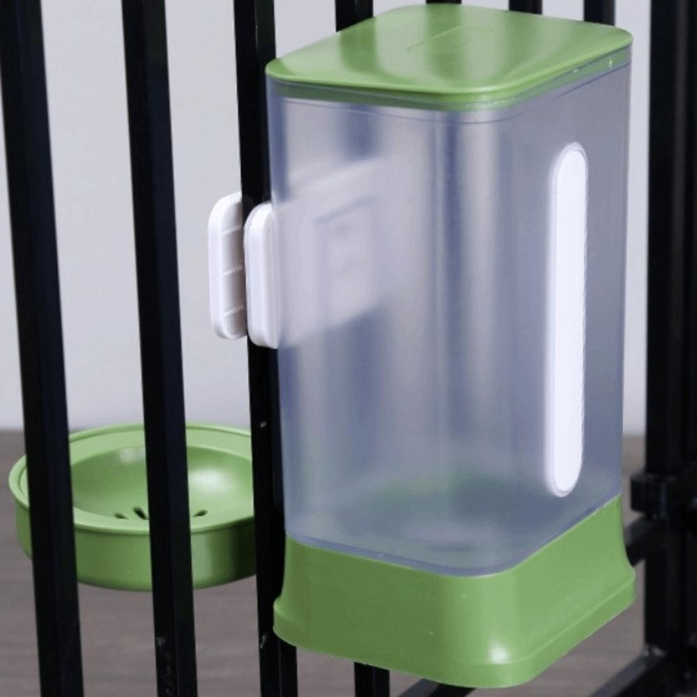

Large Capacity Dog Water Dispenser Leak-Proof Dog Cage Kettle Universal Pet Drinking Bowl Travel зелений