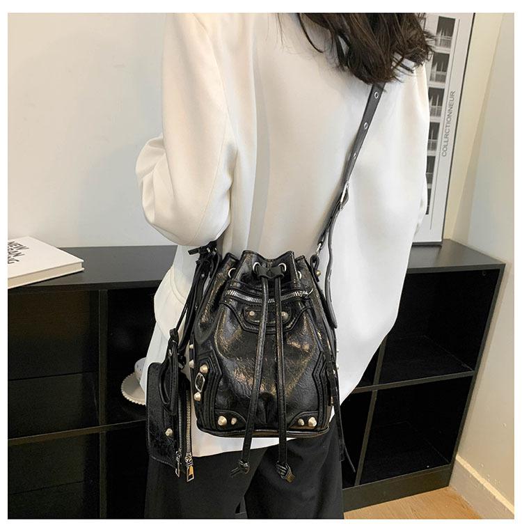 Crossbody Bag Female Heavy Industry Locomotive Wind Rivet Tide Pump With Bucket Bag able Shoulder Bag