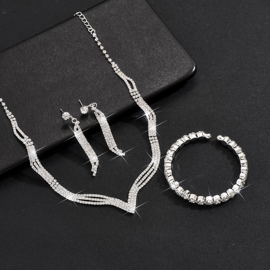 2024 Bridal Jewelry Set: Rhinestone Necklace, Earrings & Bracelet with Claw Chain Design