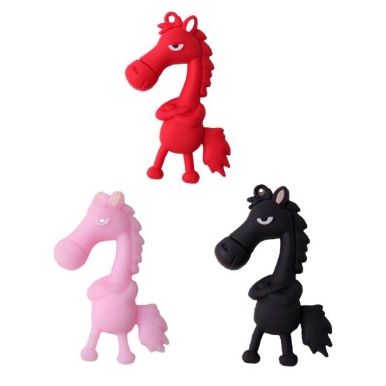 Keychain Pendant 3D Cartoon Horse Design Key Chain with Metal Ring Multifunctional Keychain Gift Accessory