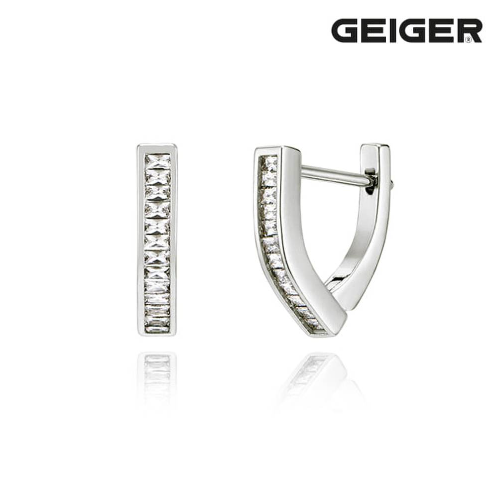 Cubic Triangle One-Touch Silver Earrings by Gisvee111