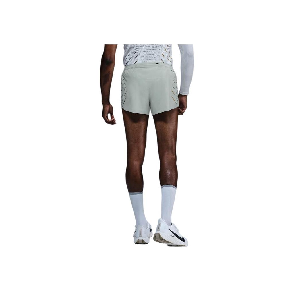 Nike Pantaloncini Sportivi Elasticizzati con Logo Uomo Pantaloncini Argento Chiaro HQ4197-034