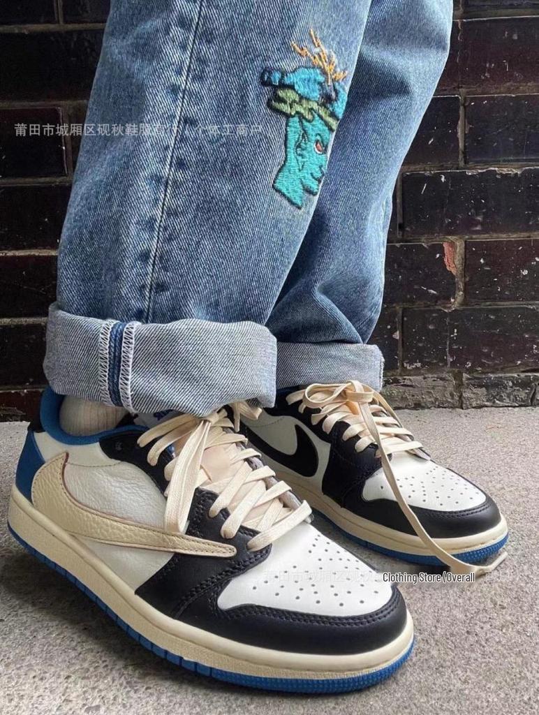 AJ1 Reverse Swoosh Low-top Sneakers - Co-branded Unisex Retro Basketball Shoes