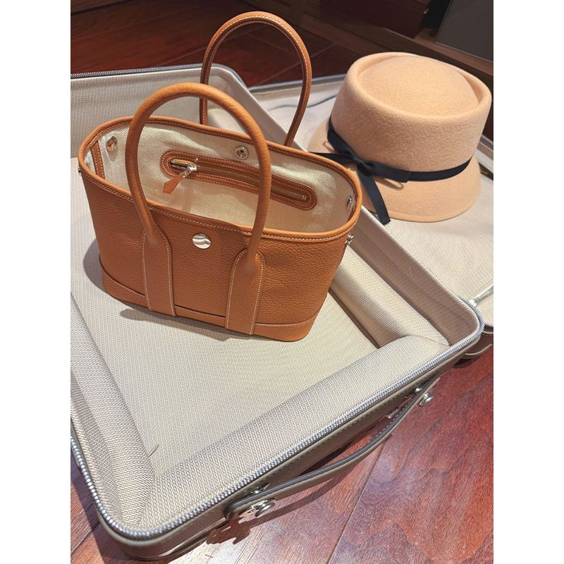 

2025 New Arrival Women s Genuine Leather Portable Brown Vegetable Basket Bag Light Luxury Minority Classy Sentong Qin Super Hot Small Carrying Bag Brown