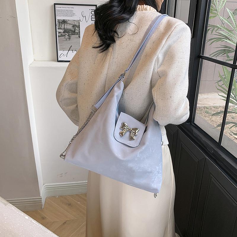 Popular Blue Cooqi Large Capacity Personalized New Simple Casual Texture Trendy Chain Single-Shoulder Backpack Women's Bag