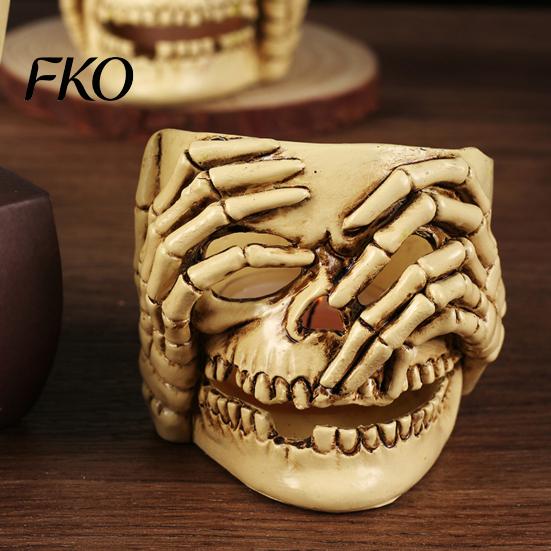 Halloween Party Supplies Skull Candle Holder Decor, Resin Gothic Table Ornament, Spooky Shelf Realistic Ornaments Decor for Home, Trick or Treat