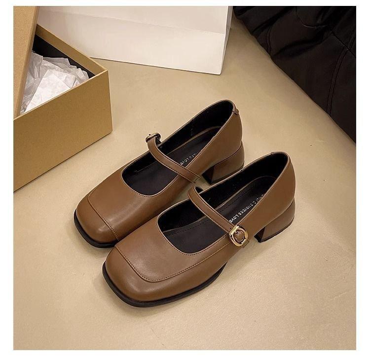 Popular French style foreign style square head retro word Mary Jane shoes summer 2025 new retro style leather shoes light