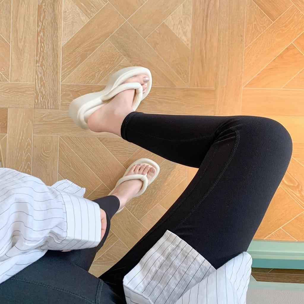 Height-increasing Thick-soled Flip-flops for Women's Outer Wear, Summer Fashion Non-slip Slippers, Seaside Beach Shoes, High-heeled Women's Sandals