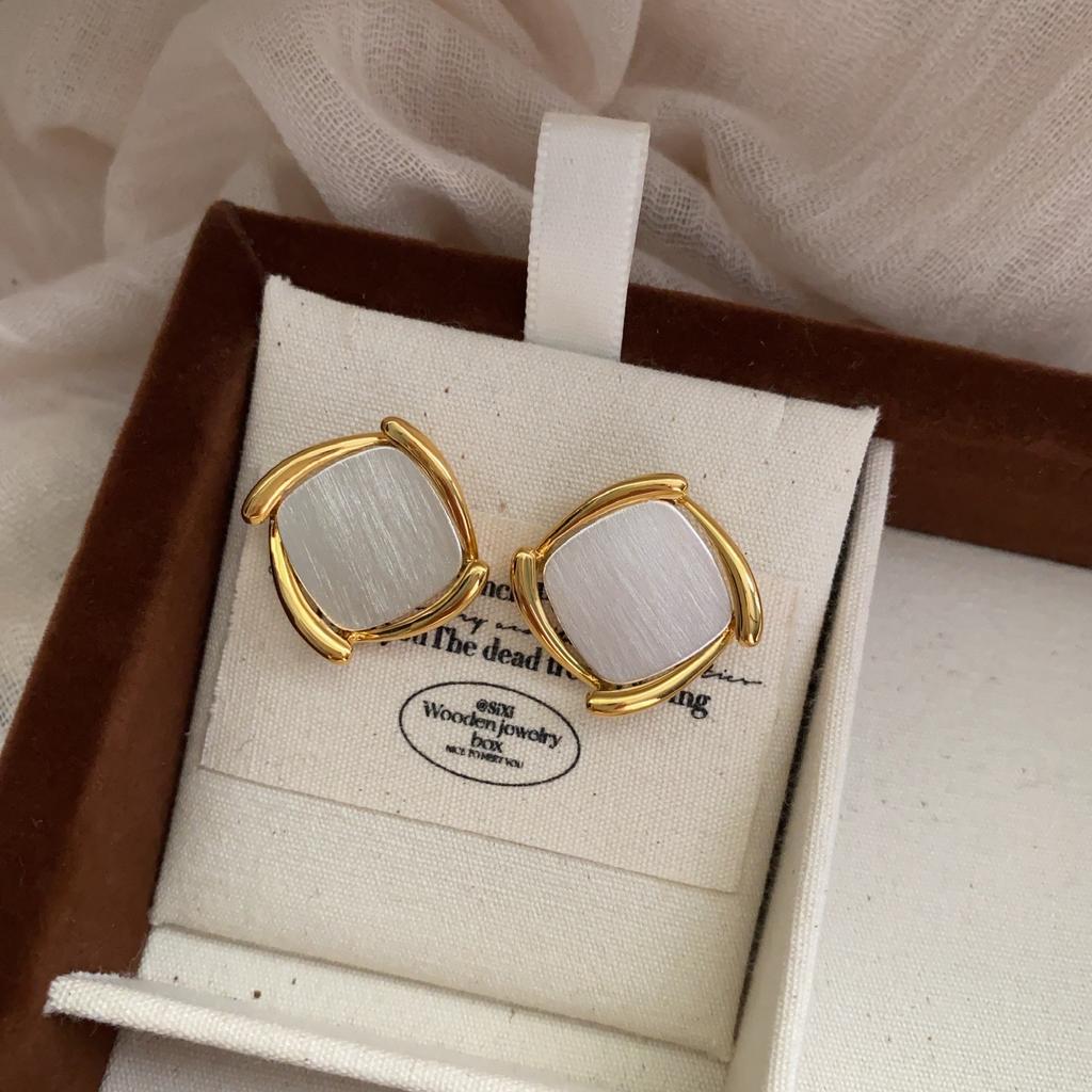 Gebürstete Kugelkörbchen Ohrringe Damen Hochwertiges Mattes Nischen Design Leichter Luxus Temperament Kugel Ohrstecker Textur Retro Ohrstecker