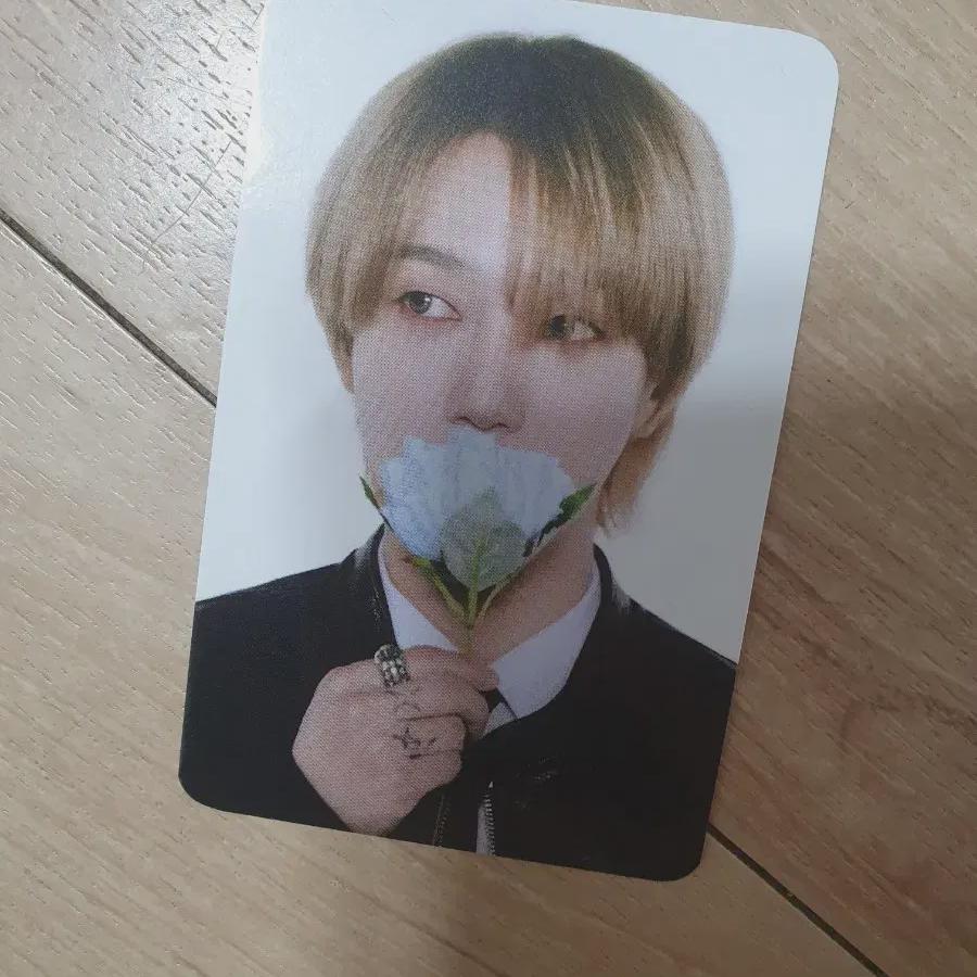 

Superjunior 20th Annual Exhibition Roseday Photocard