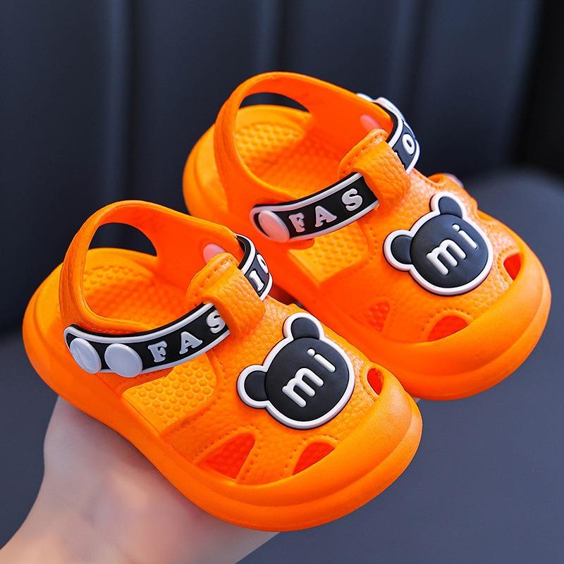 Children's New Summer Style Cartoon Closed-Toe Hole Sandals, Infant Anti-Slip Soft-Soled Sandals/Slippers for Toddlers and Young Children.