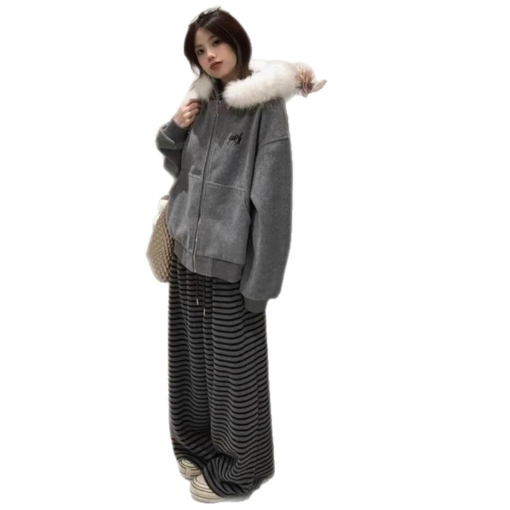 Women's 2025 Gray Wool Coat with Large Fur Collar: Autumn/Winter Plus Velvet Zip Cardigan