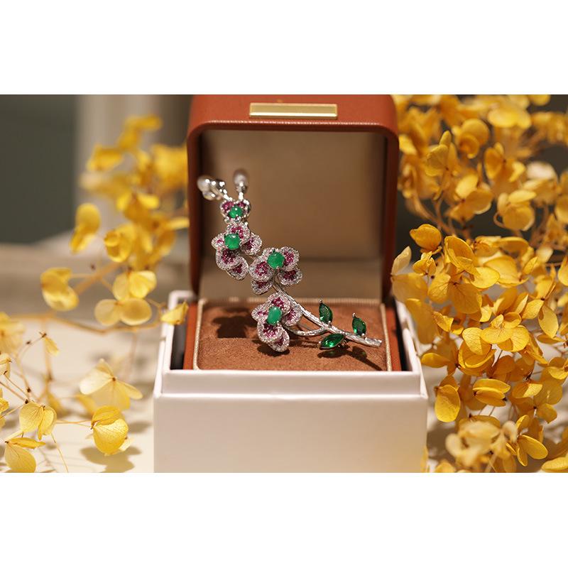 Lingxin Jewelry Plum Blossom Brooch with Freshwater Pearl & Green Agate - Live Stream Favorite & Commemorative Gift