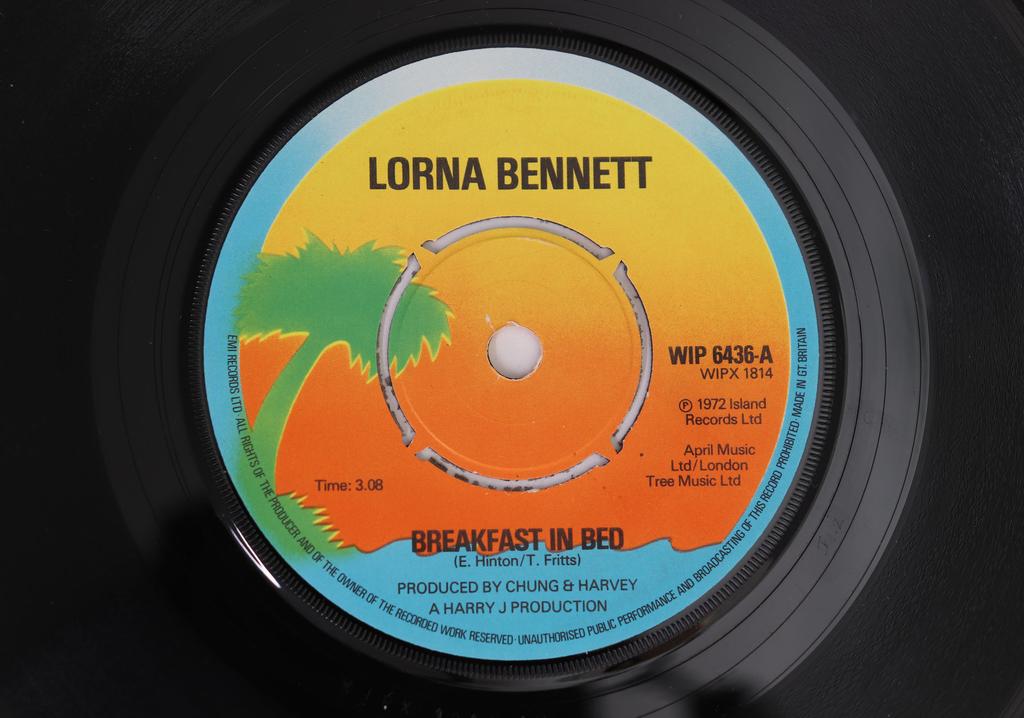 7inch Record LORNA BENNETT  Breakfast In Bed  Skank In Bed WIP6436 ISLAND 1978 UK Reggae Ska  Dub Used