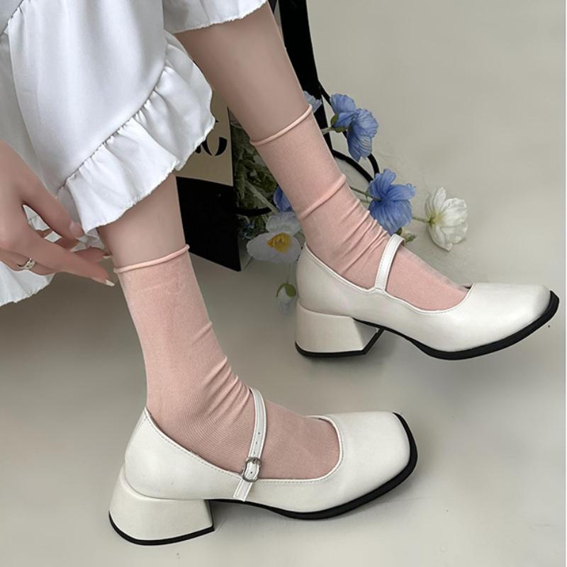 Chaussures pour femmes à bout carré et talon épais Chaussures d'automne pour femmes à bride à boucle argentée Talons moyens Chaussures Mary Jane Chaussures de ville pour dames Chaussures basses