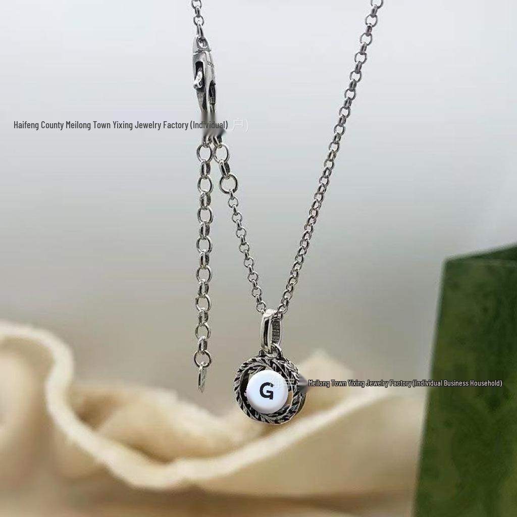 Gu Jia High-End Double G Interlocking Necklace: Stylish Unisex Sweater Chain.