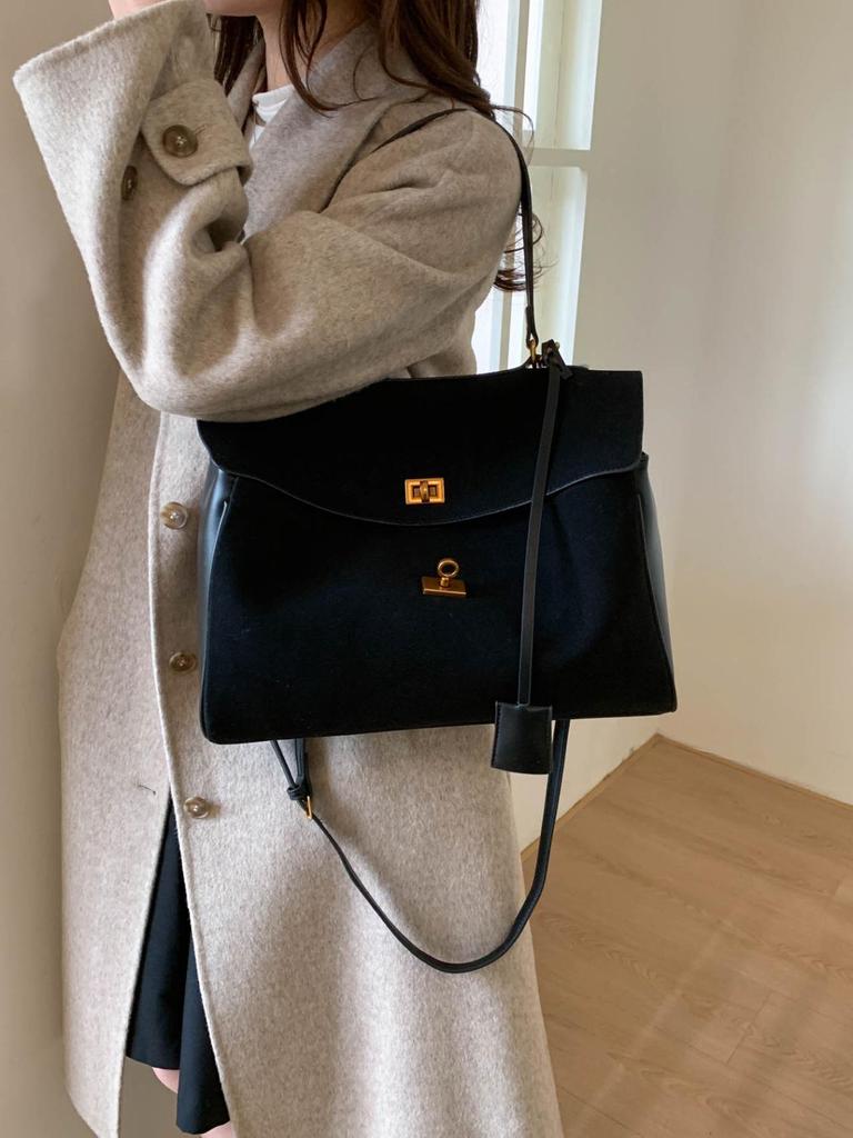 2025 Women's High-End Retro Matte Platinum Handbag: Trendy, Large Capacity Niche Underarm Commute Bag