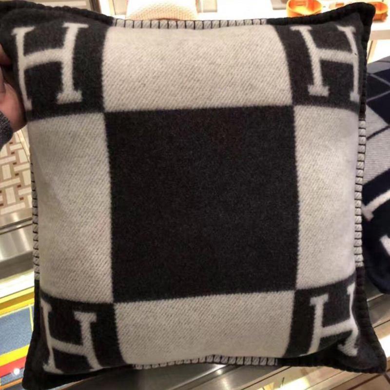 Наволочка для дома в скандинавском стиле с узором H декор для домашнего дивана 45X45 cm чёрный 3060₽