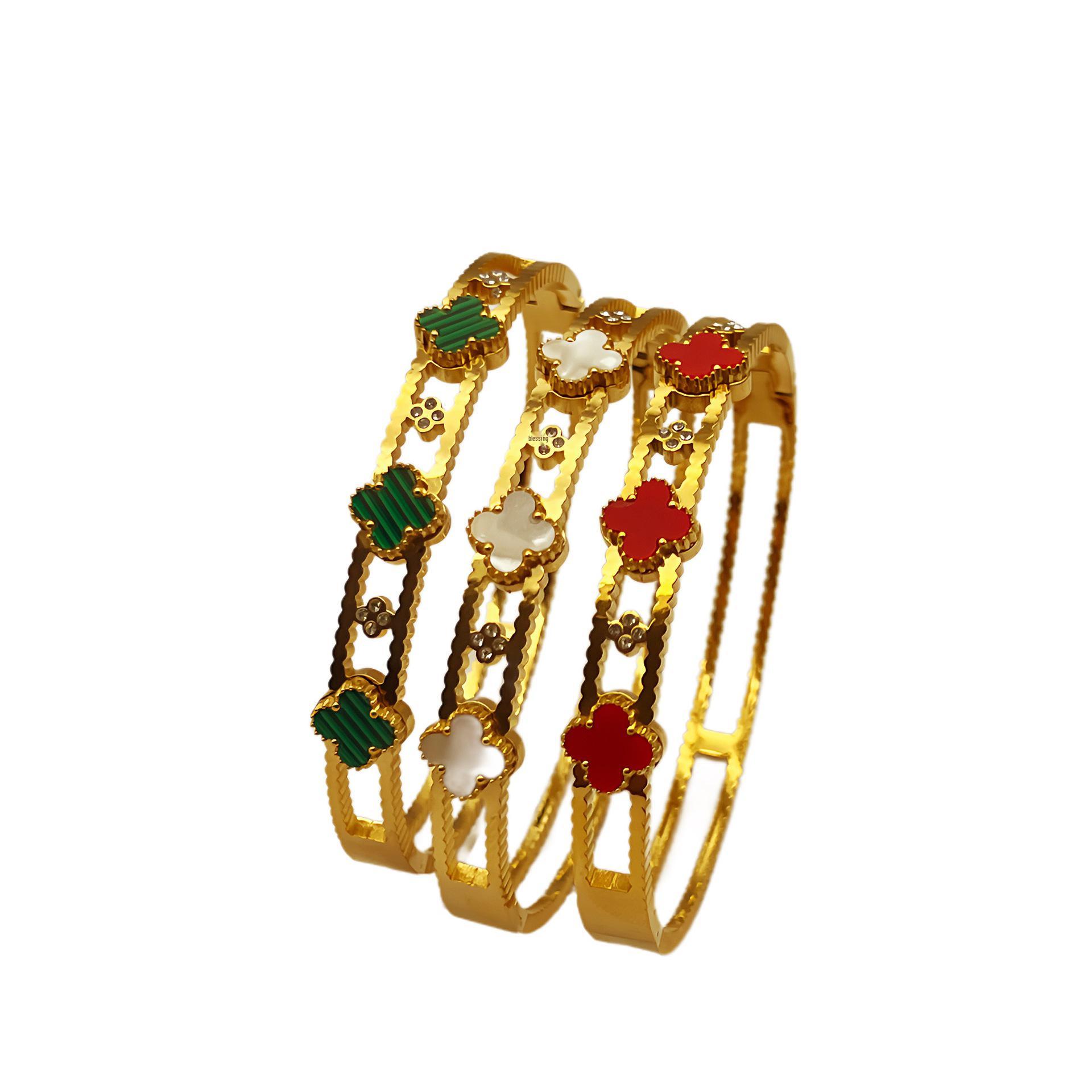 

Korean-Style Four-Leaf Clover Gold Bracelet for Women белый