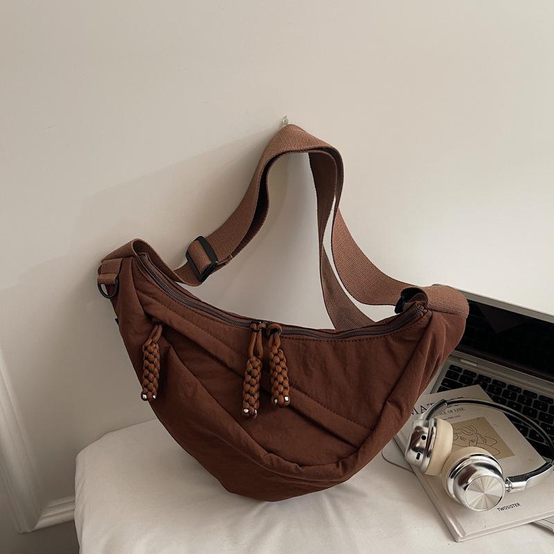 New messenger bag high value casual commuting fashion dumpling bag niche large capacity women's shoulder bag