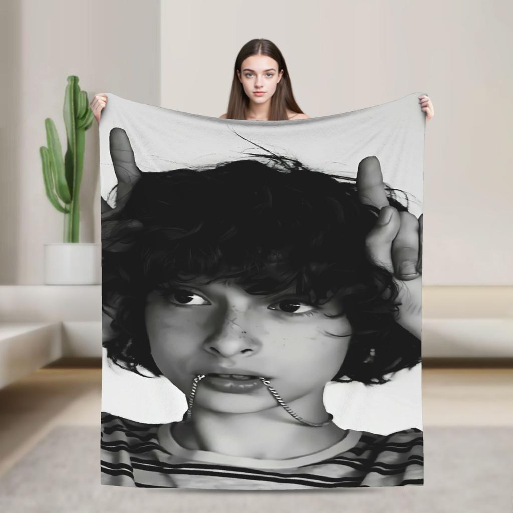 Finn Wolfhard Weiche Decke Junge Mädchen Plüsch Bettwäsche Überwürfe Ästhetisches Schlafzimmer Flanell Tagesdecke Sofabettbezug