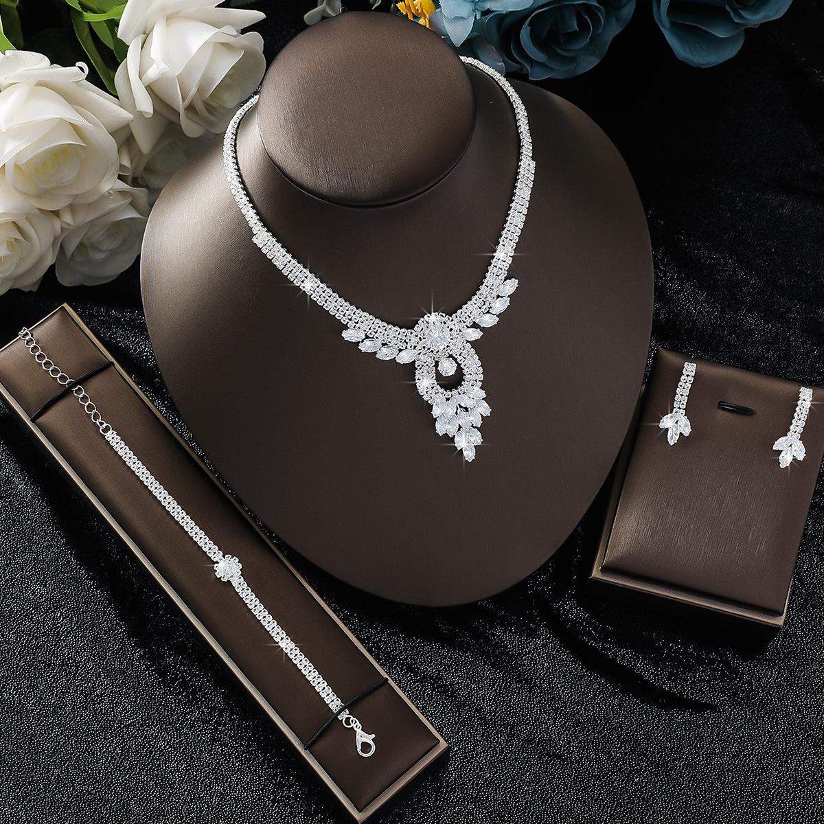 Новый Нигерия Дубай Набор украшений Невеста Ожерелье Браслет Серьги Кольцо Набор из четырех предметов