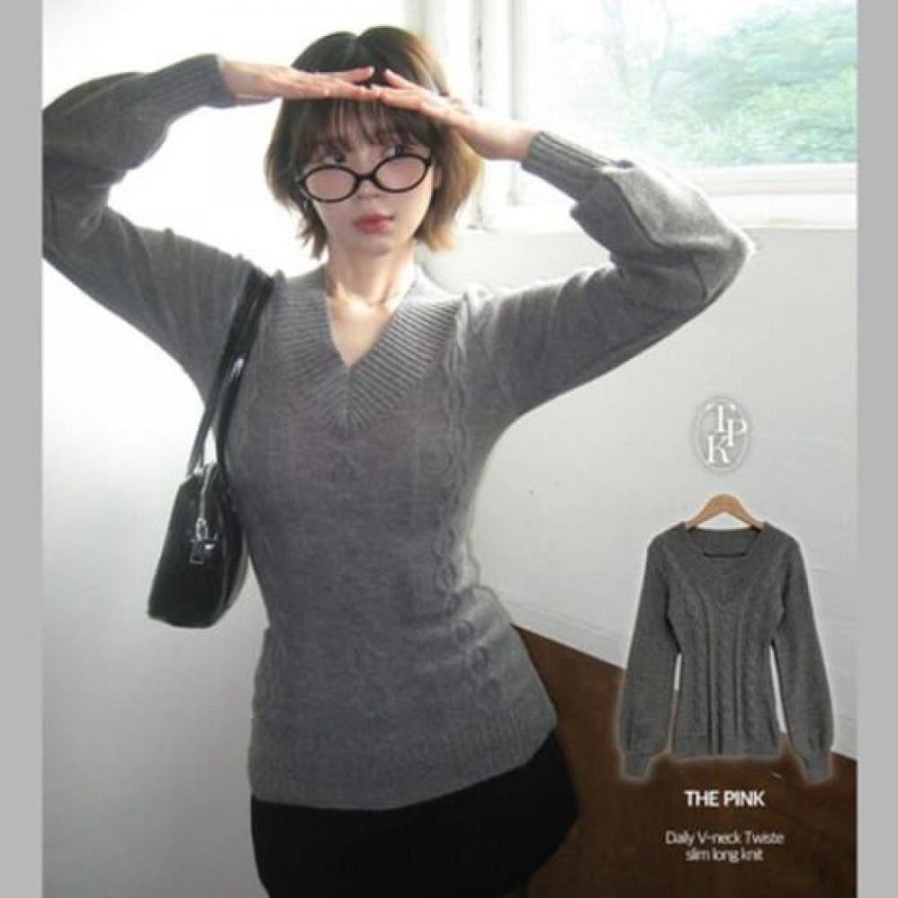 The Pink Slim Fit V Neck Cabled Long Knit