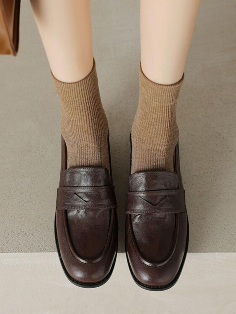 2025 New Flat-heeled Loafers Women's Tide Spring and Autumn New French Round Head Retro Single Shoes One-pedal Small Leather Shoes