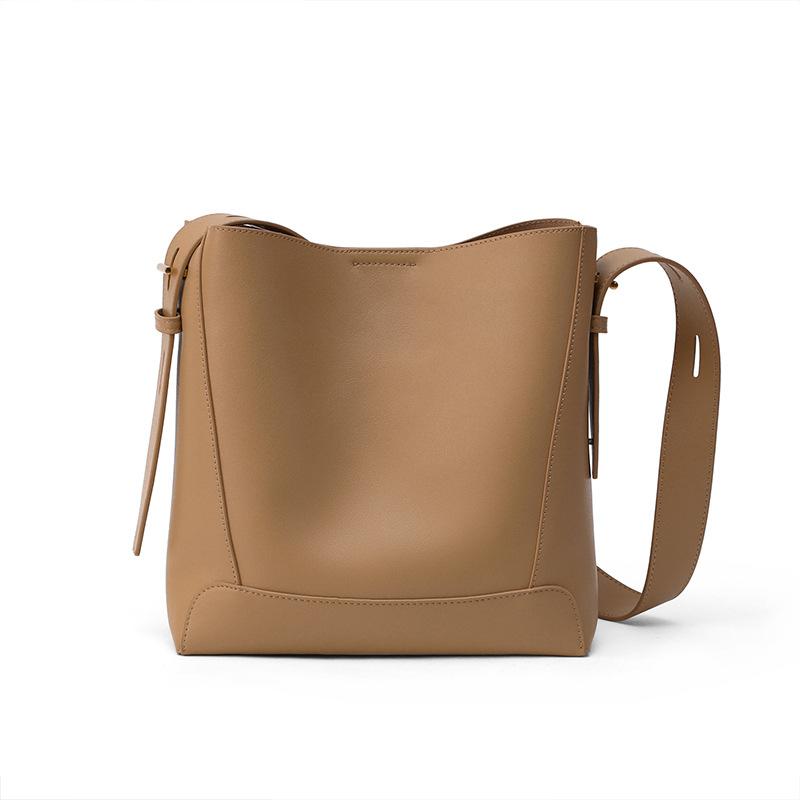 Niche Female Spring/summer Female Bag Crossbody Bag All-in-one Leather One-shoulder Commuter Bucket Bag