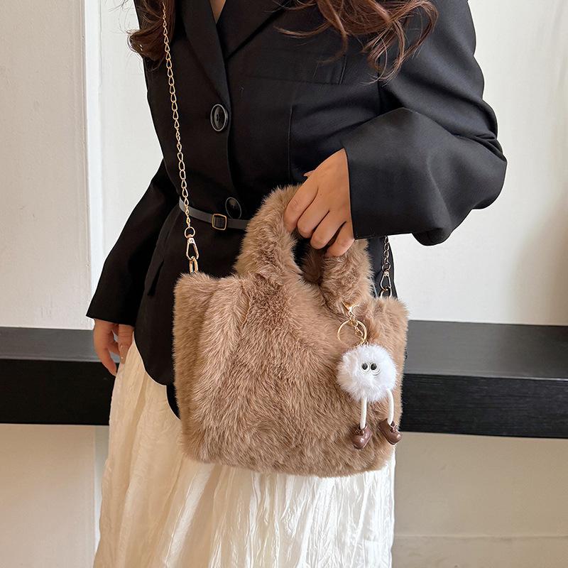2025 Versatile Plush Single Shoulder Tote: Cute, Soft, Adorable Autumn/Winter Women's Crossbody Handbag.