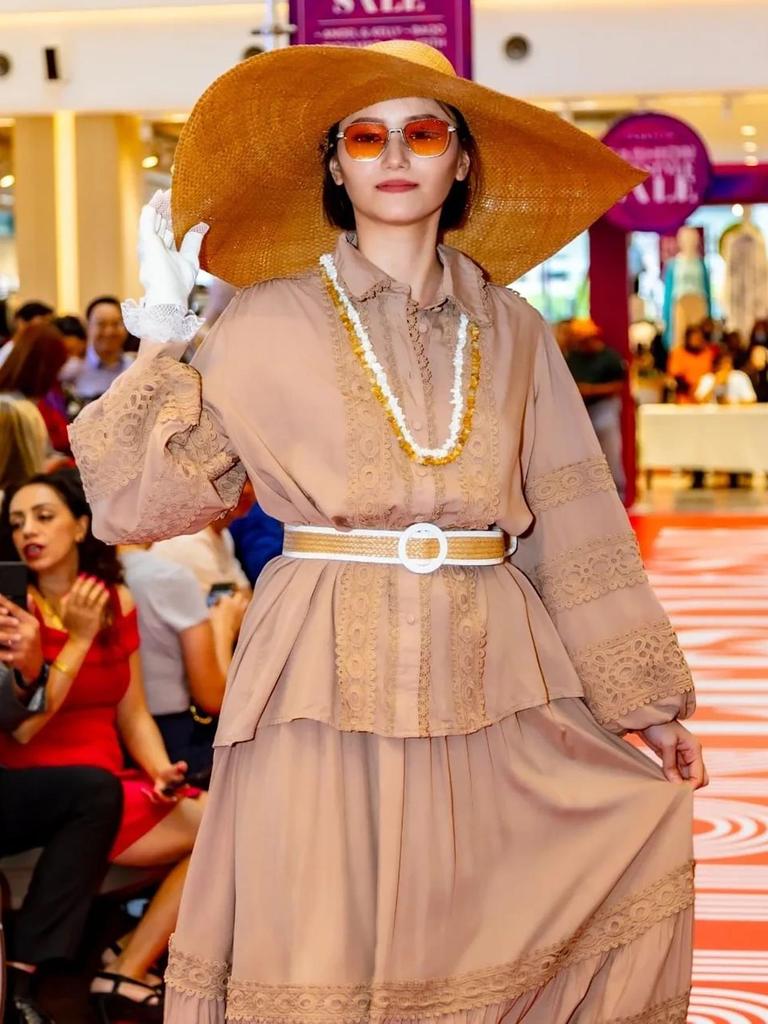 M276# Middle East Lace Applique Shirt & Loose A-line Long Skirt Set for Women