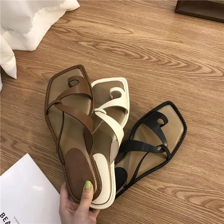 Fashion Romanesque style slippers for women's 2024 summer new Korean version one foot casual beach vacation sandals