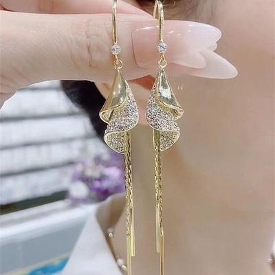 1Pair of Long Fringed Temperament Fashion Earrings, Unique Design, High-end Full Diamond Spiral Earrings for Women