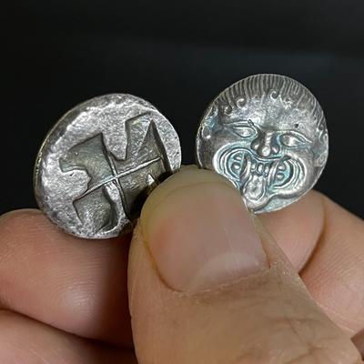 Antik Yunan Mitolojisi Yılan Saçlı Cadı Medusa Metal Rozet El Sanatları Madeni Para Süsleme Hediye Kopyası