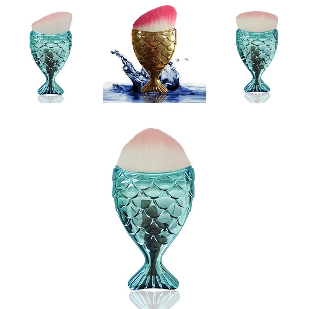 Mermaid Makeup Brush With Fish Scale Design For Face And Foundation Application