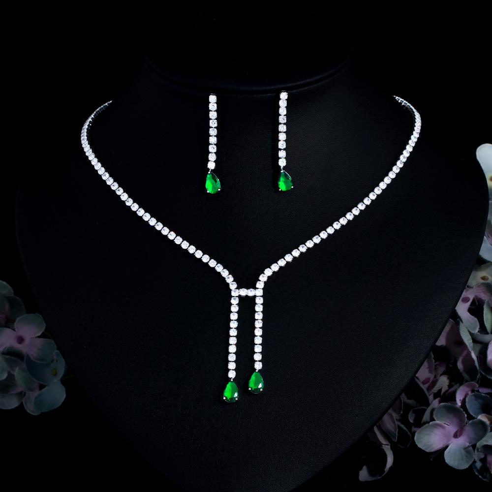 

Дизайн Легкая Роскошь Капля Воды Ожерелье Серьги Два Набора Блестящий Циркон Изумрудное Ожерелье Цепочка-чокер