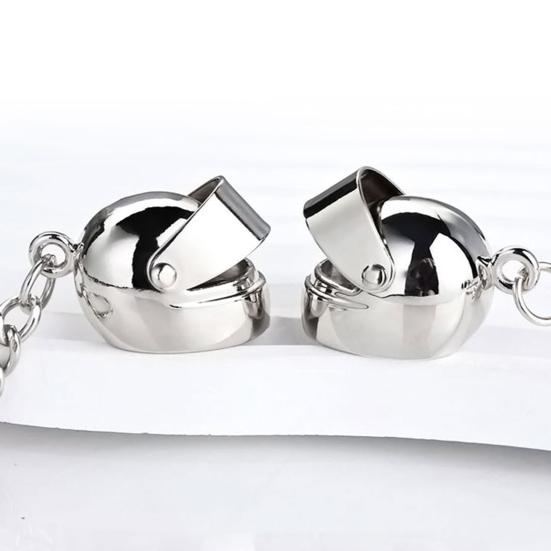 Motorcycle Helmet Keychain Pendant Metal 3D Mini Helmet Keyring Movable Shield Design Personalized Motorcycle Keychain for Men Women