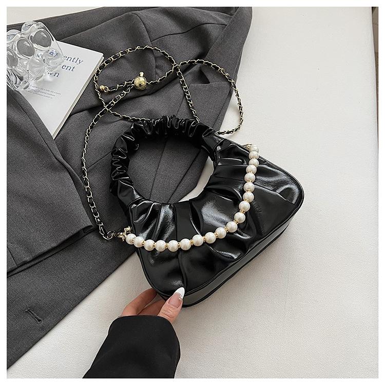 

2025 new pleated dumpling cloud bag shoulder messenger bag small bag fashion versatile temperament solid color commuter women s bag