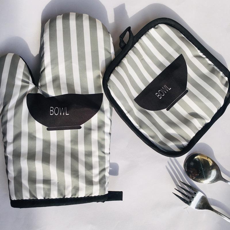 Oven Mitt And Pot Holder Pad Kitchen Heat Resistant Baking Gloves Barbecue Heat Insulation Microwave Oven Gloves