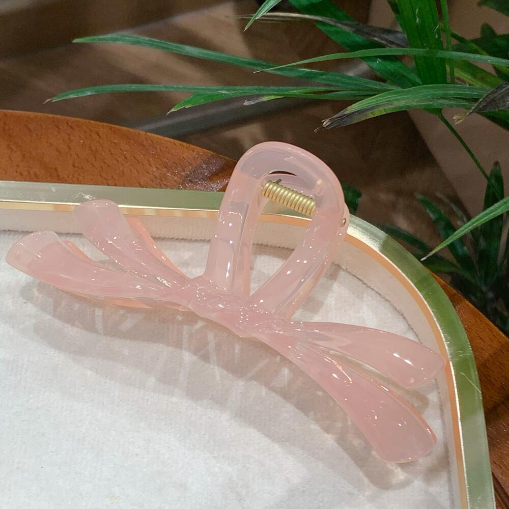 Elegant Large Bow Claw Clip - High-End Shark Hair Clip for Simple Updo Hairstyles, Women's Hair Accessory.