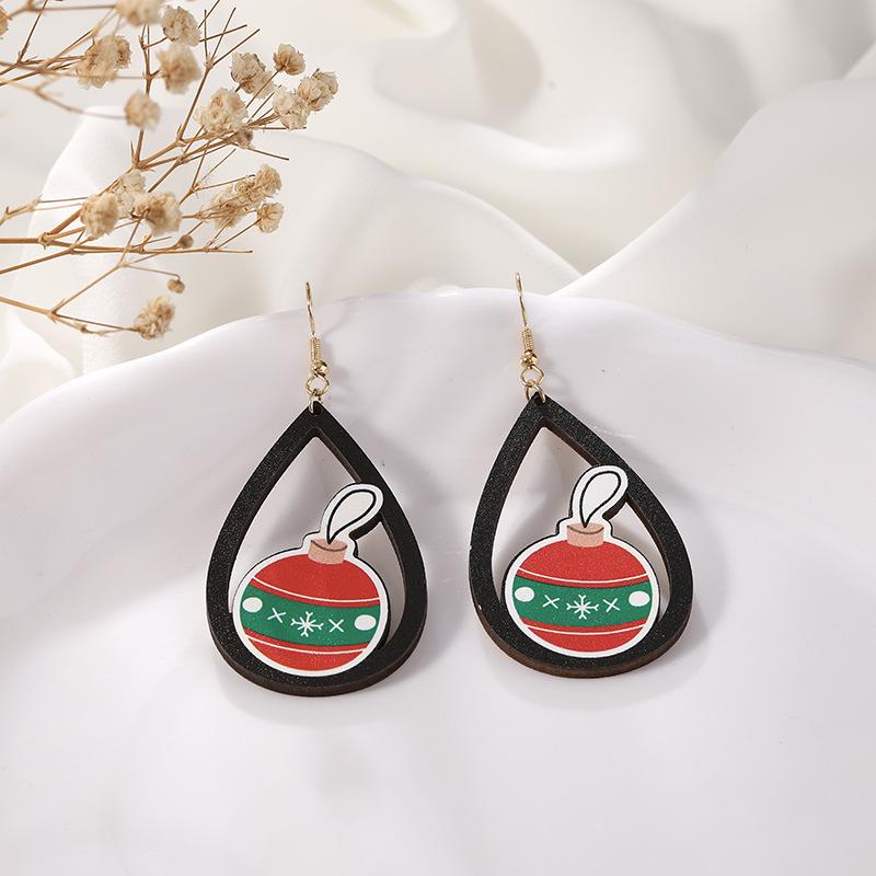High-End Reindeer Candy Christmas Earrings for Women: Cute Cartoon Holiday Jewelry