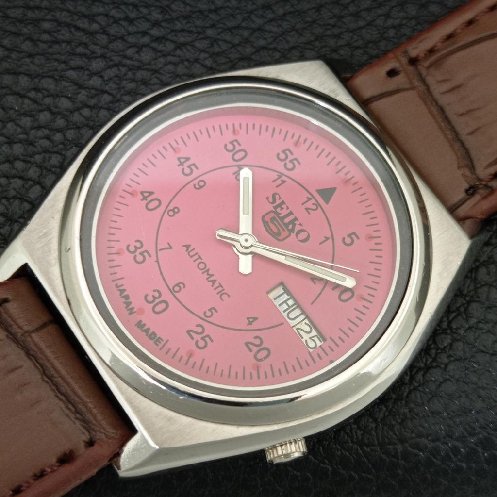 VINTAGE SEIKO 5 AUTOMATIC 7009A JAPAN MENS PEACH COLOR DIAL WATCH a709120-1