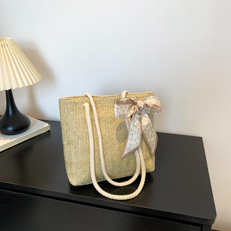 Chic 2024 Large Capacity Straw Tote Bag With Magnetic Closure Ideal For Daily Use