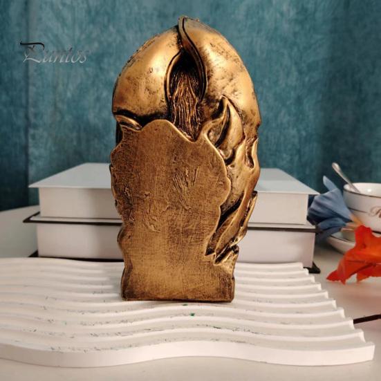 Creative Gift for Friends Retro Goddess Statue, Resin Ornament with Snake Skull, Waterproof Statue Collectable Figurine Indoor Desktop Shelf