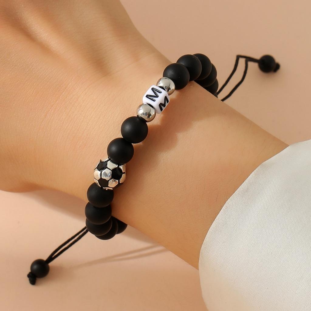 Mattschwarzes Fußball-Alphabet Verstellbares Perlenarmband Unisex Sport-Armband Schmuck